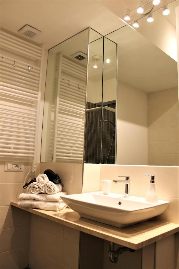 Residence Pola Catania Bagian luar foto