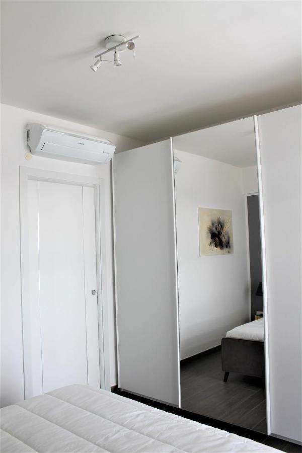 Residence Pola Catania Bagian luar foto